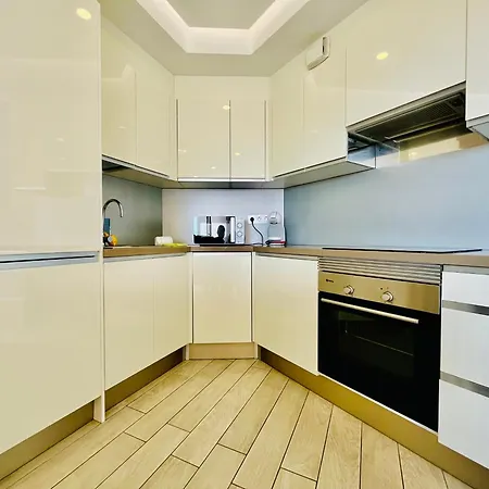 Ocean Garden アパート アデヘ