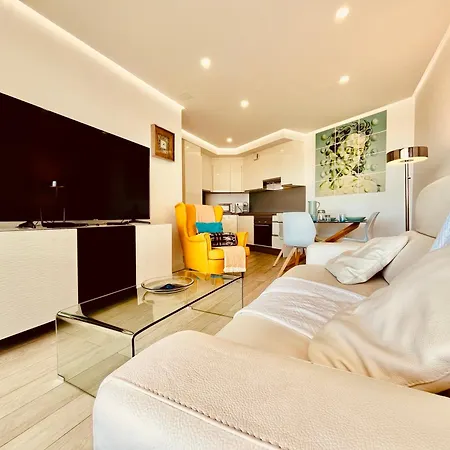 Ocean Garden アパート アデヘ