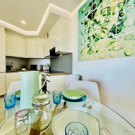 Ocean Garden アパート アデヘ