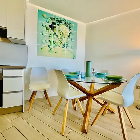 Ocean Garden アパート アデヘ