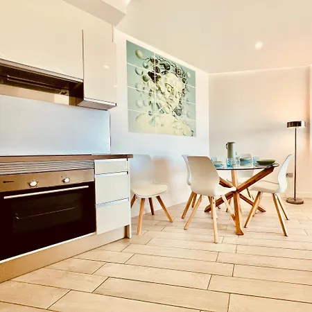 Ocean Garden アパート アデヘ